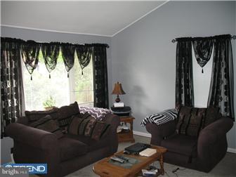 107 Marianville Road Aston, PA 19014 - Photo 5 of 12 Living Room
