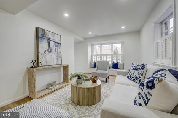 $799,000 | 6700 Offutt Lane, Unit 195, Bethesda, MD 20815