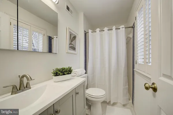 $799,000 | 6700 Offutt Lane, Unit 195, Bethesda, MD 20815