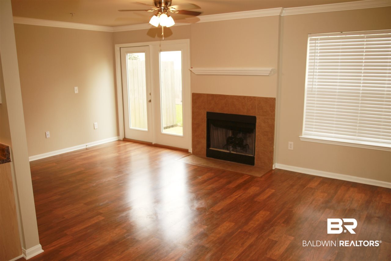 1517 Regency Road, Unit 154 Gulf Shores, AL 36542 - Photo 3 of 24 Living Room / Dining