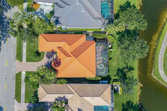 $999,000 | 7754 Mulberry Lane, Naples, FL 34114
