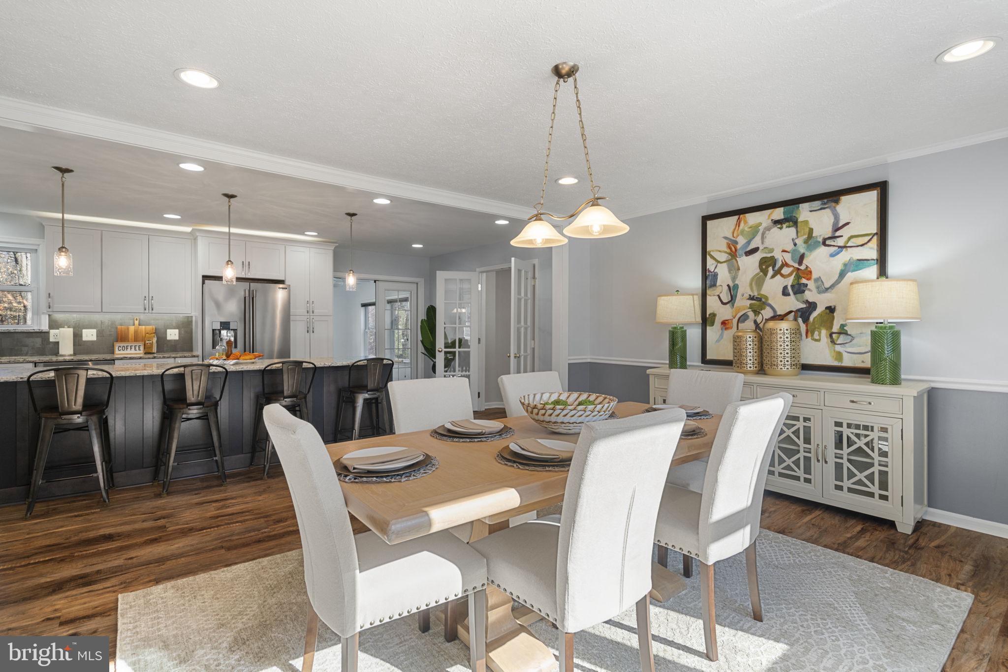 18607 Cabin Road Triangle, VA 22172 - Photo 18 of 64 a view of a dining room and livingroom view