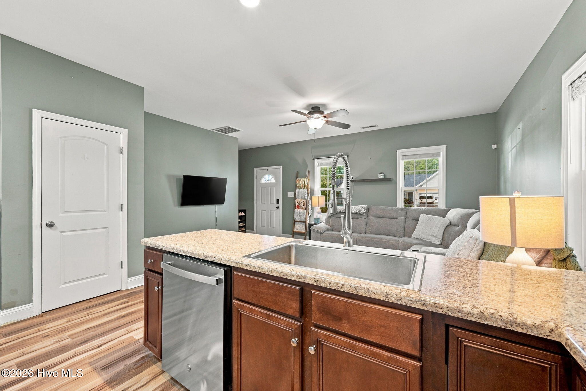304 Raintree Circle Jacksonville, NC 28540 - Photo 13 of 46 26-web-or-mls-RAD_5798