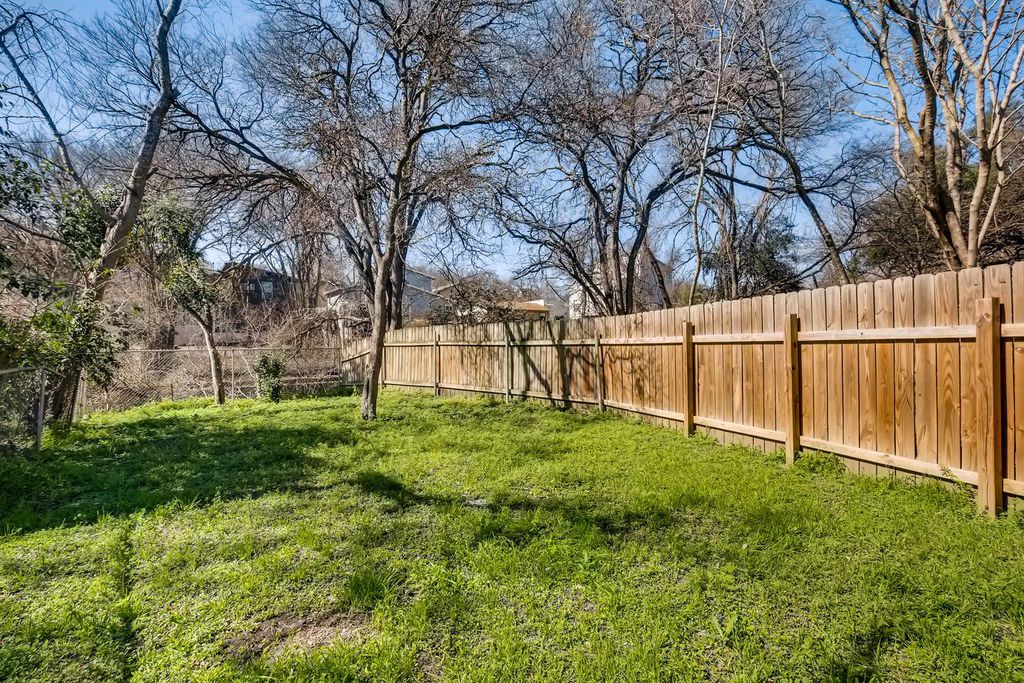 1312 Cometa Street, Unit A Austin, TX 78721 - Photo 17 of 18 View of fenced backyard