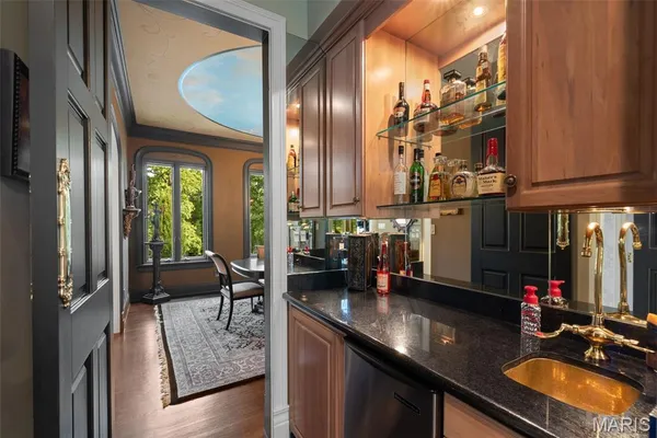 $2,100,000 | 441 Park Road, Webster Groves, MO 63119