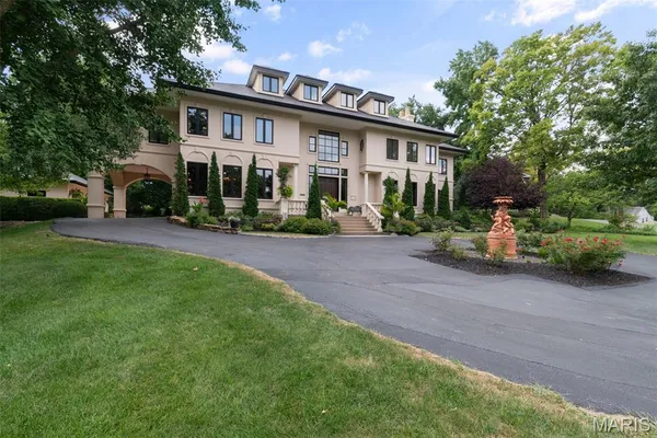 $2,100,000 | 441 Park Road, Webster Groves, MO 63119