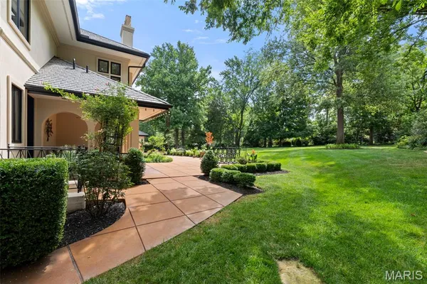 $2,100,000 | 441 Park Road, Webster Groves, MO 63119