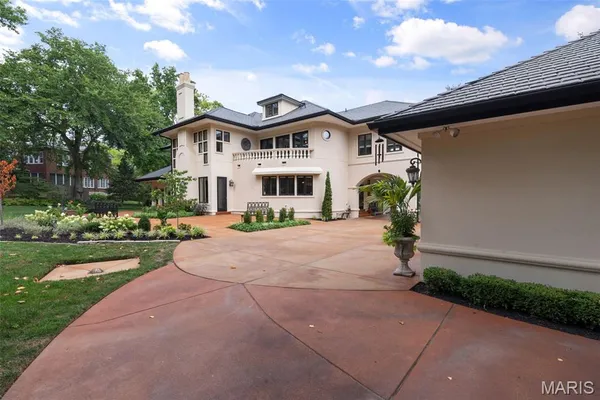 $2,100,000 | 441 Park Road, Webster Groves, MO 63119
