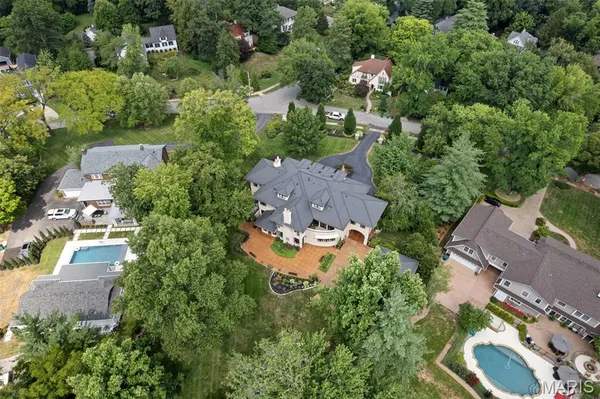 $2,100,000 | 441 Park Road, Webster Groves, MO 63119