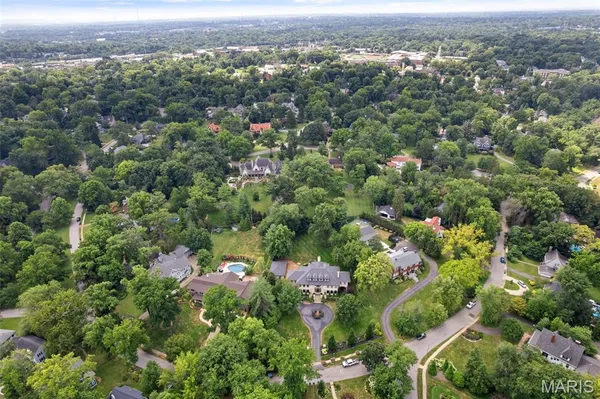 $2,100,000 | 441 Park Road, Webster Groves, MO 63119
