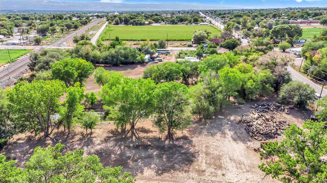 3301 F Road Clifton, CO 81520 - Photo 37 of 42 a view of a garden with a lot of houses