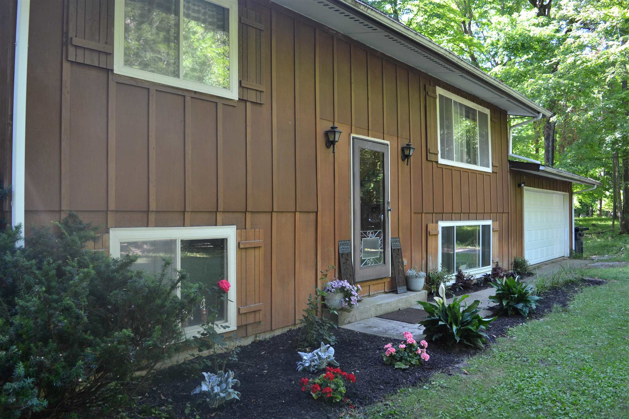 2040 South Ridgeview Road Logansport, IN 46947 - Photo 3 of 23