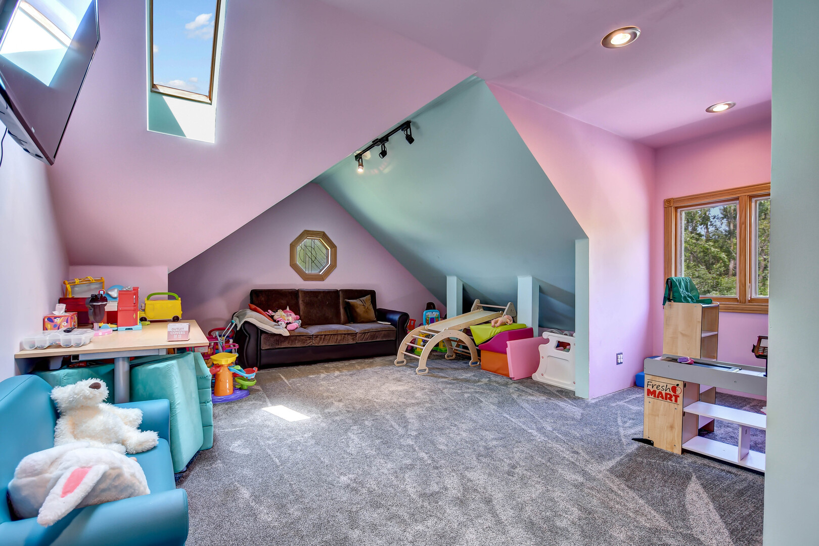 1383 Gordon Lane Lemont, IL 60439 - Photo 33 of 54 a children room with toys