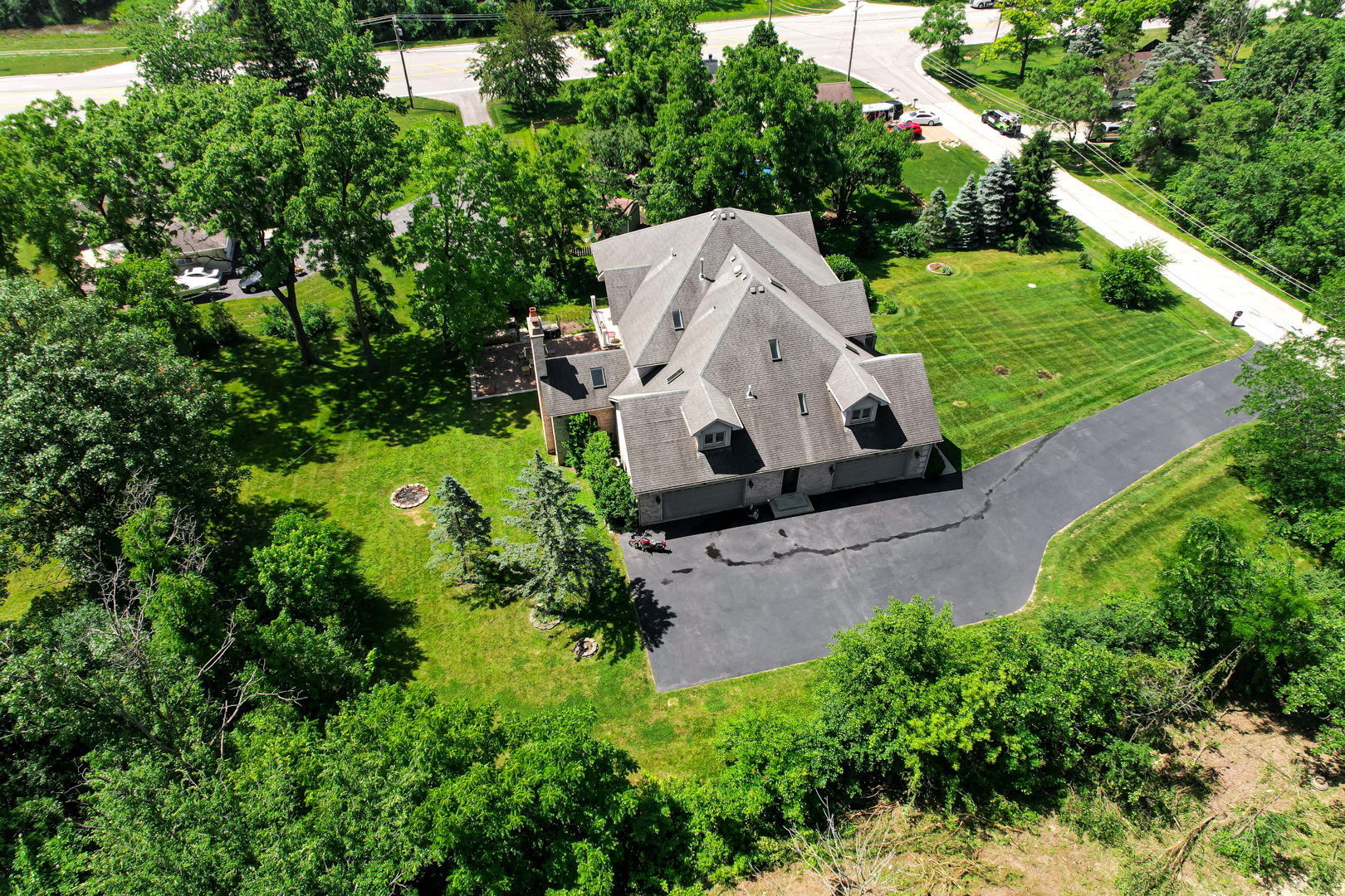 1383 Gordon Lane Lemont, IL 60439 - Photo 52 of 54 an aerial view of a backyard with garden