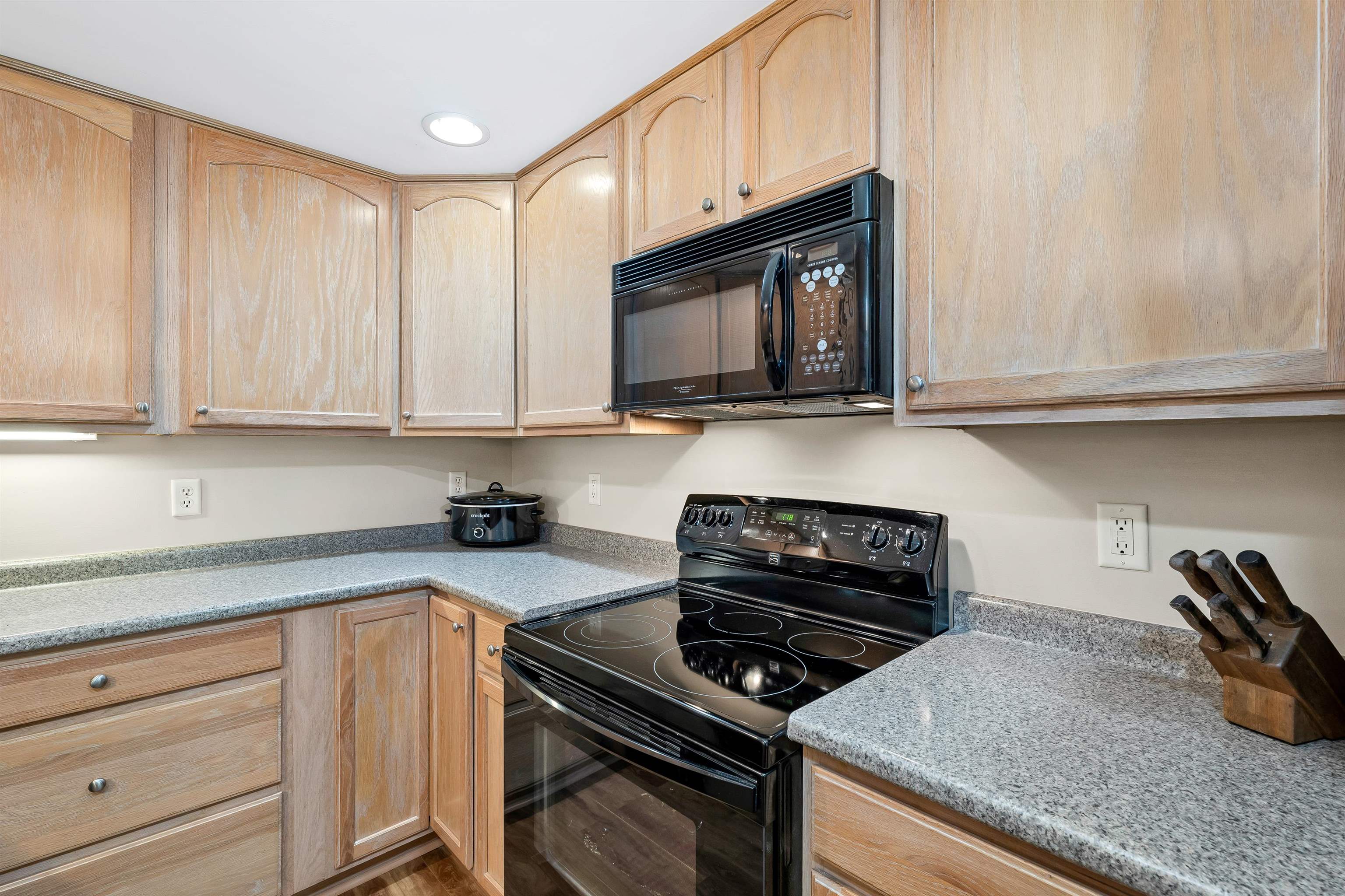 373 Lafayette Road, Unit 207 Hampton, NH 03842 - Photo 5 of 40