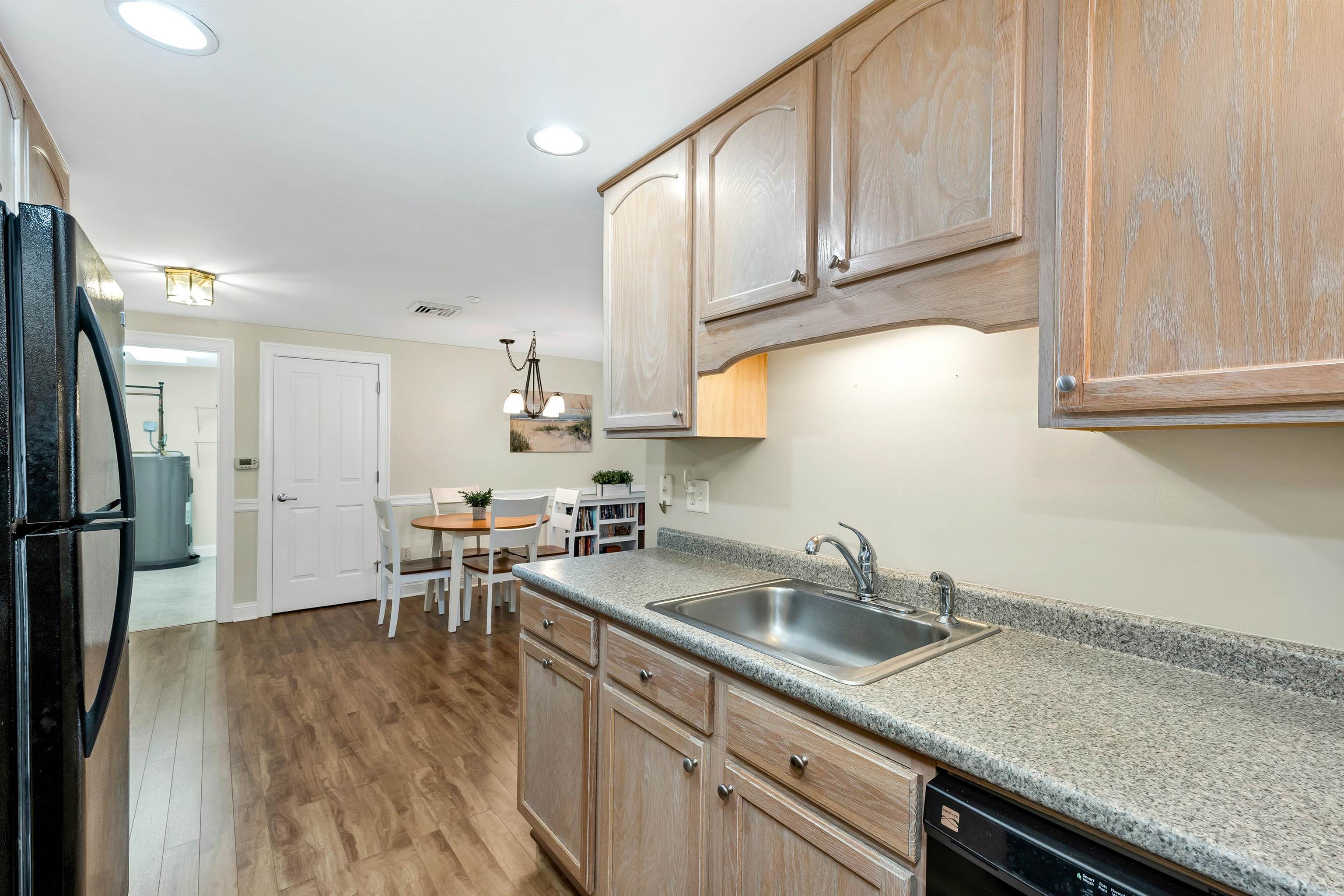 373 Lafayette Road, Unit 207 Hampton, NH 03842 - Photo 6 of 40