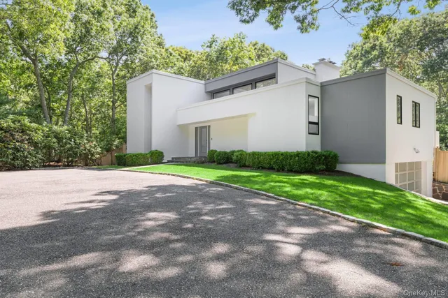 $2,195,000 | 715 Hands Creek Road, East Hampton, NY 11937