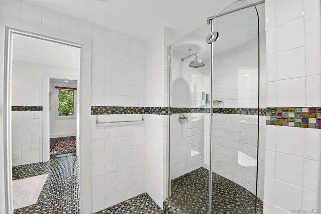 $2,195,000 | 715 Hands Creek Road, East Hampton, NY 11937