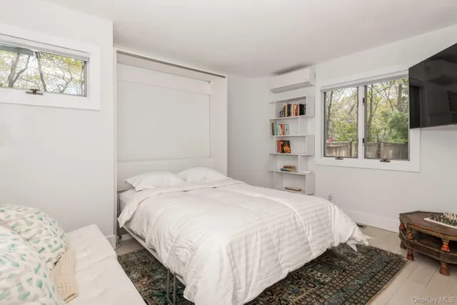 $2,195,000 | 715 Hands Creek Road, East Hampton, NY 11937