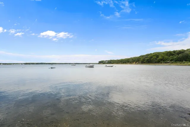 $2,195,000 | 715 Hands Creek Road, East Hampton, NY 11937