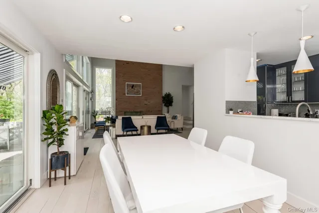 $2,195,000 | 715 Hands Creek Road, East Hampton, NY 11937