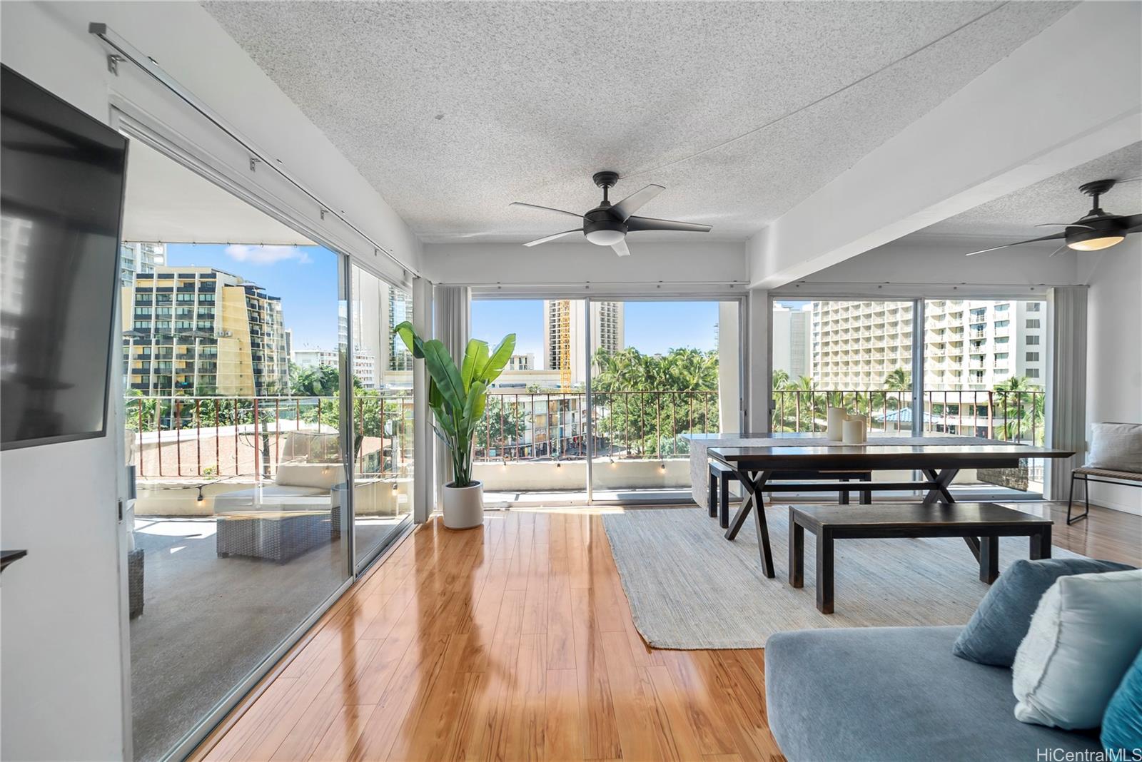 222 Kaʻiulani Ave Unit PH1