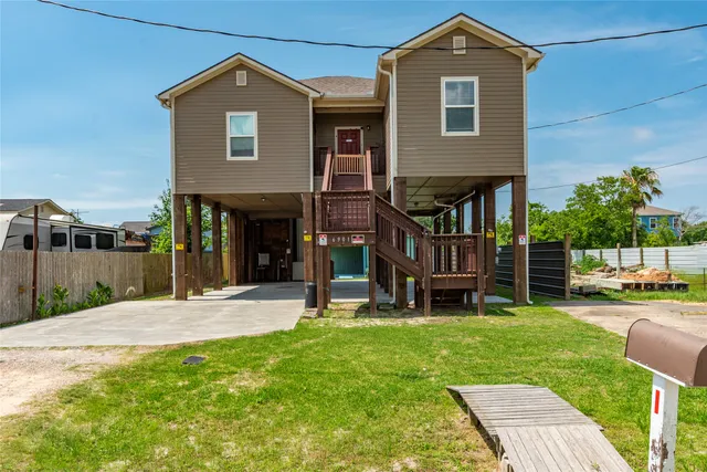 $217,000 | 6901 Schlitz Lane, Hitchcock, TX 77563