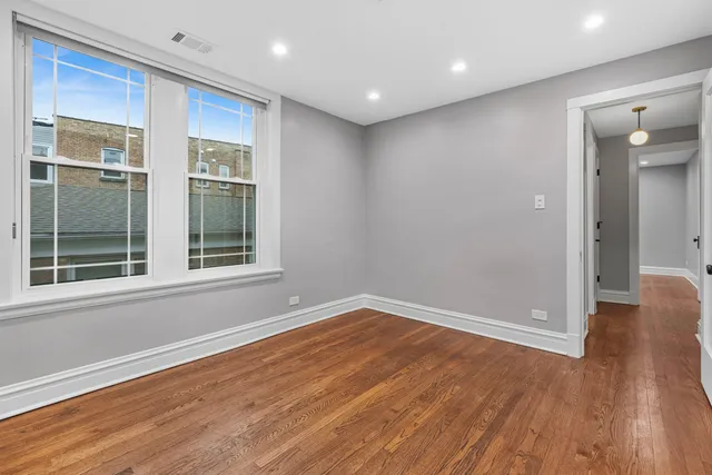 $3,400 | 4932 North Ridgeway Avenue, Unit 2, Chicago, IL 60625