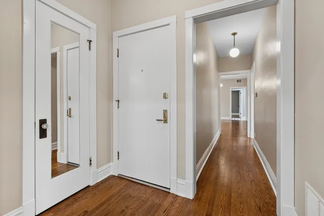 $3,400 | 4932 North Ridgeway Avenue, Unit 2, Chicago, IL 60625