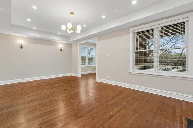 $3,400 | 4932 North Ridgeway Avenue, Unit 2, Chicago, IL 60625