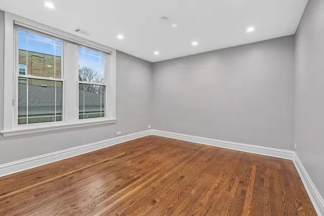 $3,400 | 4932 North Ridgeway Avenue, Unit 2, Chicago, IL 60625