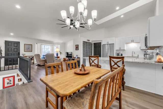 $314,900 | 7156 Sturnbridge, West Bloomfield, MI 48322