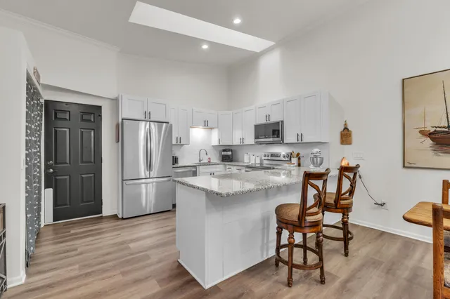 $314,900 | 7156 Sturnbridge, West Bloomfield, MI 48322