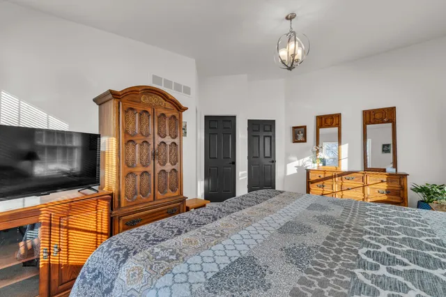 $314,900 | 7156 Sturnbridge, West Bloomfield, MI 48322