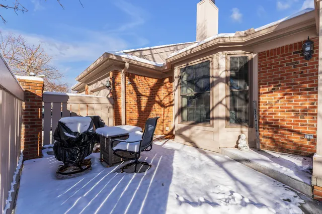 $314,900 | 7156 Sturnbridge, West Bloomfield, MI 48322