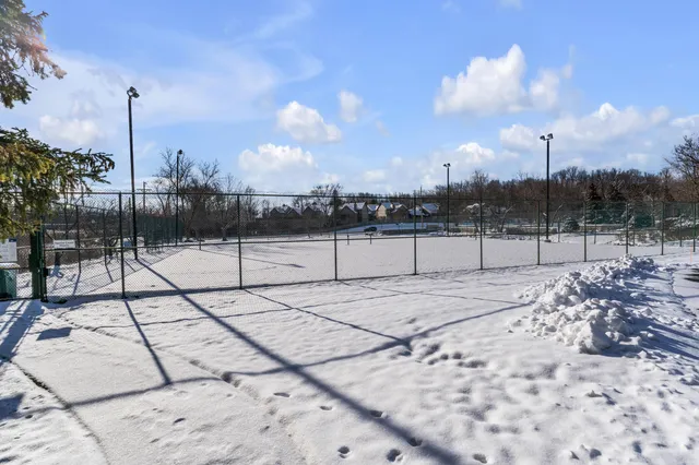 $314,900 | 7156 Sturnbridge, West Bloomfield, MI 48322