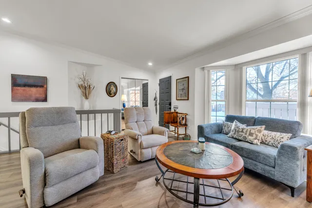 $314,900 | 7156 Sturnbridge, West Bloomfield, MI 48322