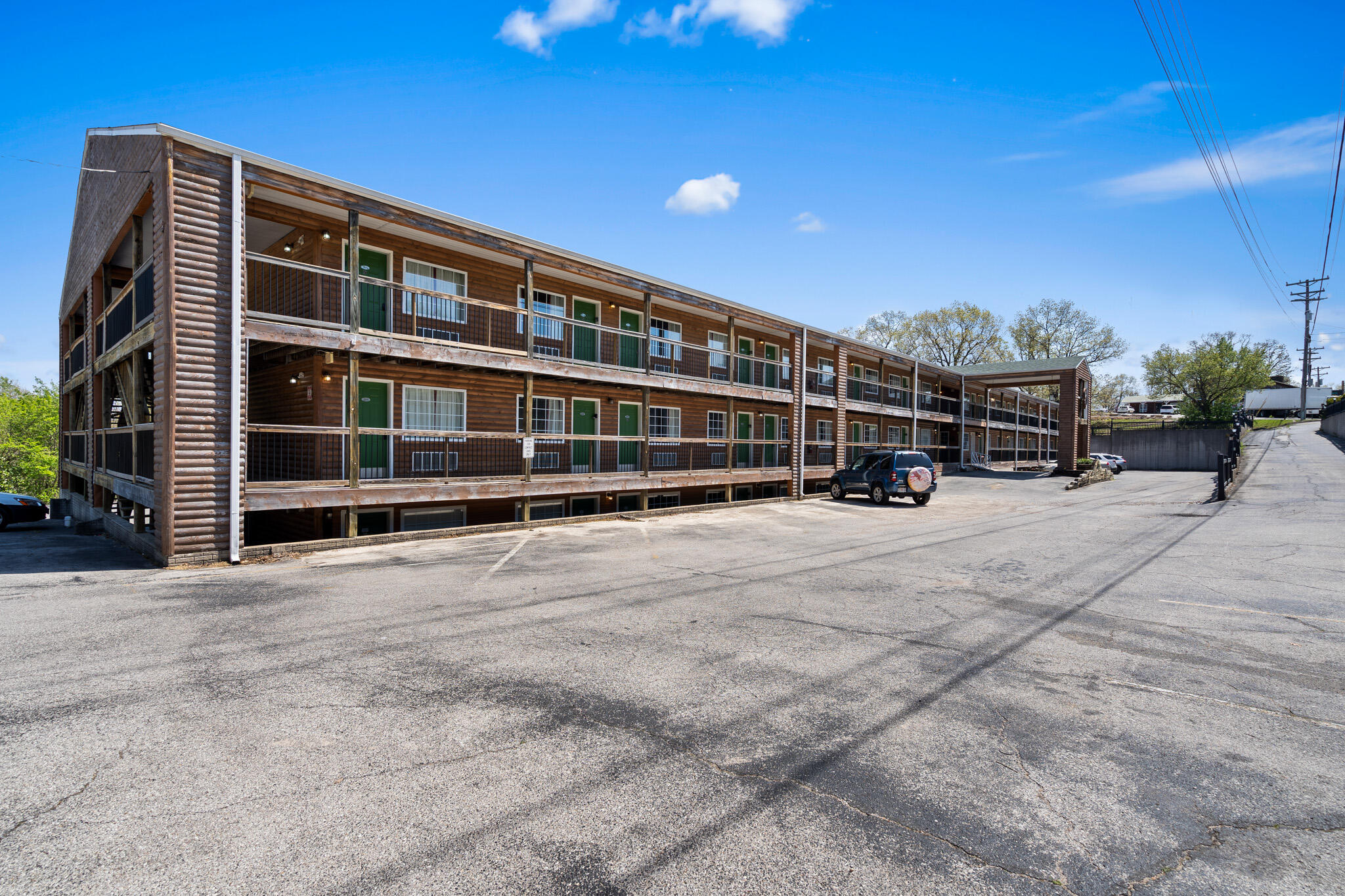 982 Indian Point Road, Unit 210 Branson, MO 65616 - Photo 28 of 43 982 Indian Point Rd - White Wing-46
