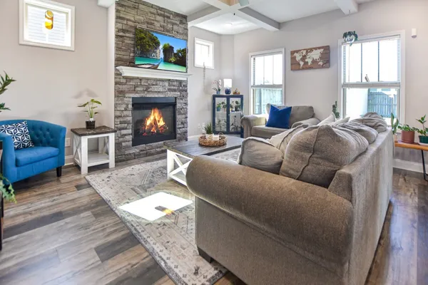 $1,975 | 410 Andean Court, Clarksville, TN 37040