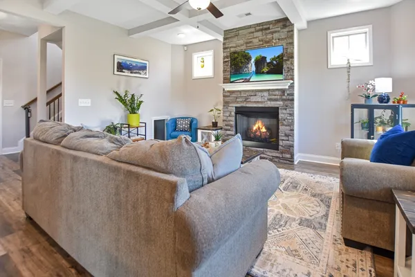 $1,975 | 410 Andean Court, Clarksville, TN 37040