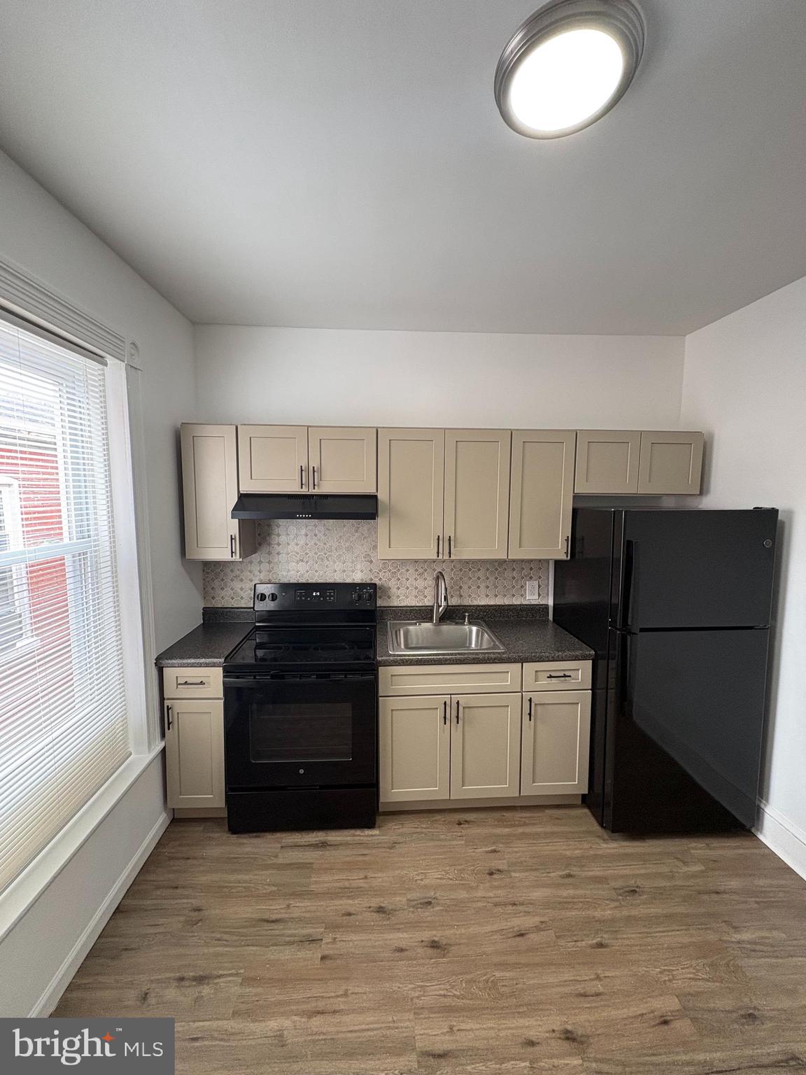 1372 Perkiomen Avenue Reading, PA 19602 - Photo 3 of 10
