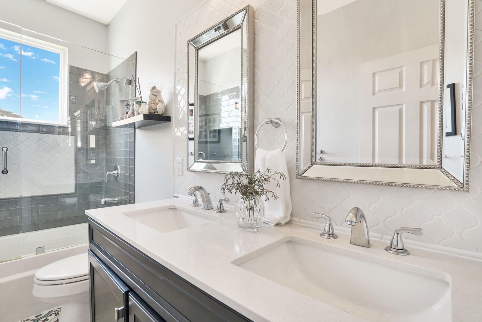 11172 Laurel Walk Road Wellington, FL 33449 - Photo 13 of 42 Upstairs bathroom
