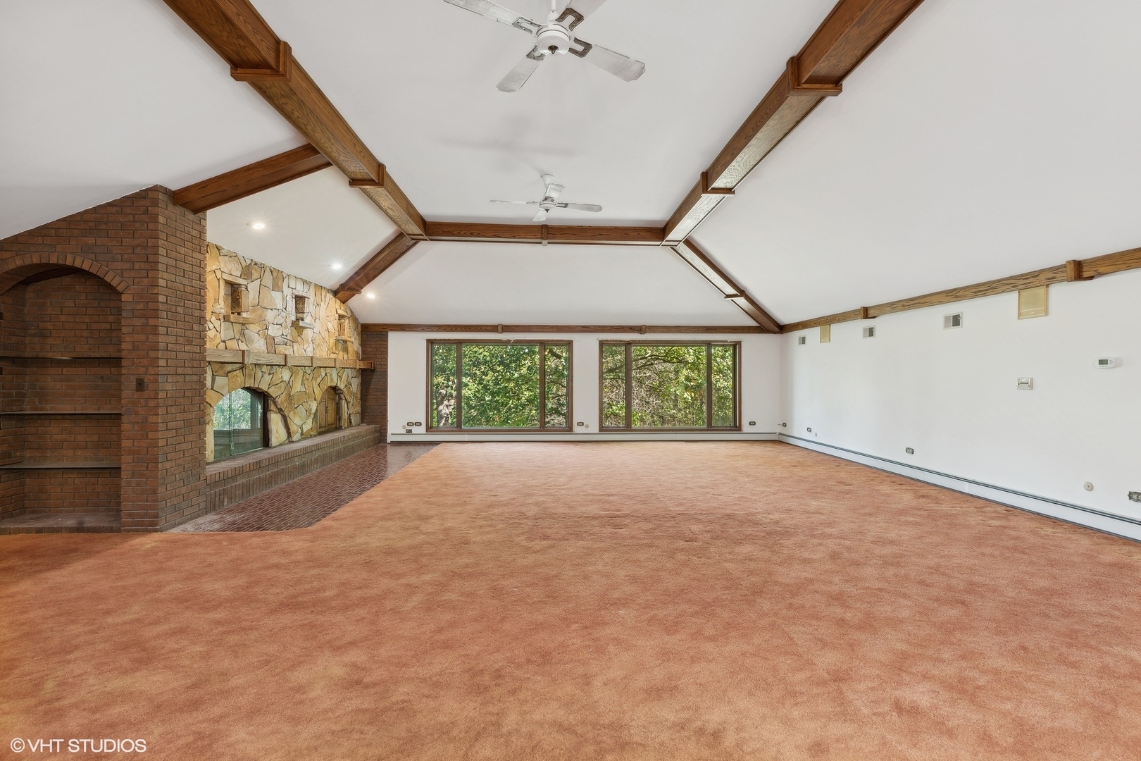 27721 South Klemme Road Crete, IL 60417 - Photo 8 of 28 a view of a livingroom with an empty space and a window