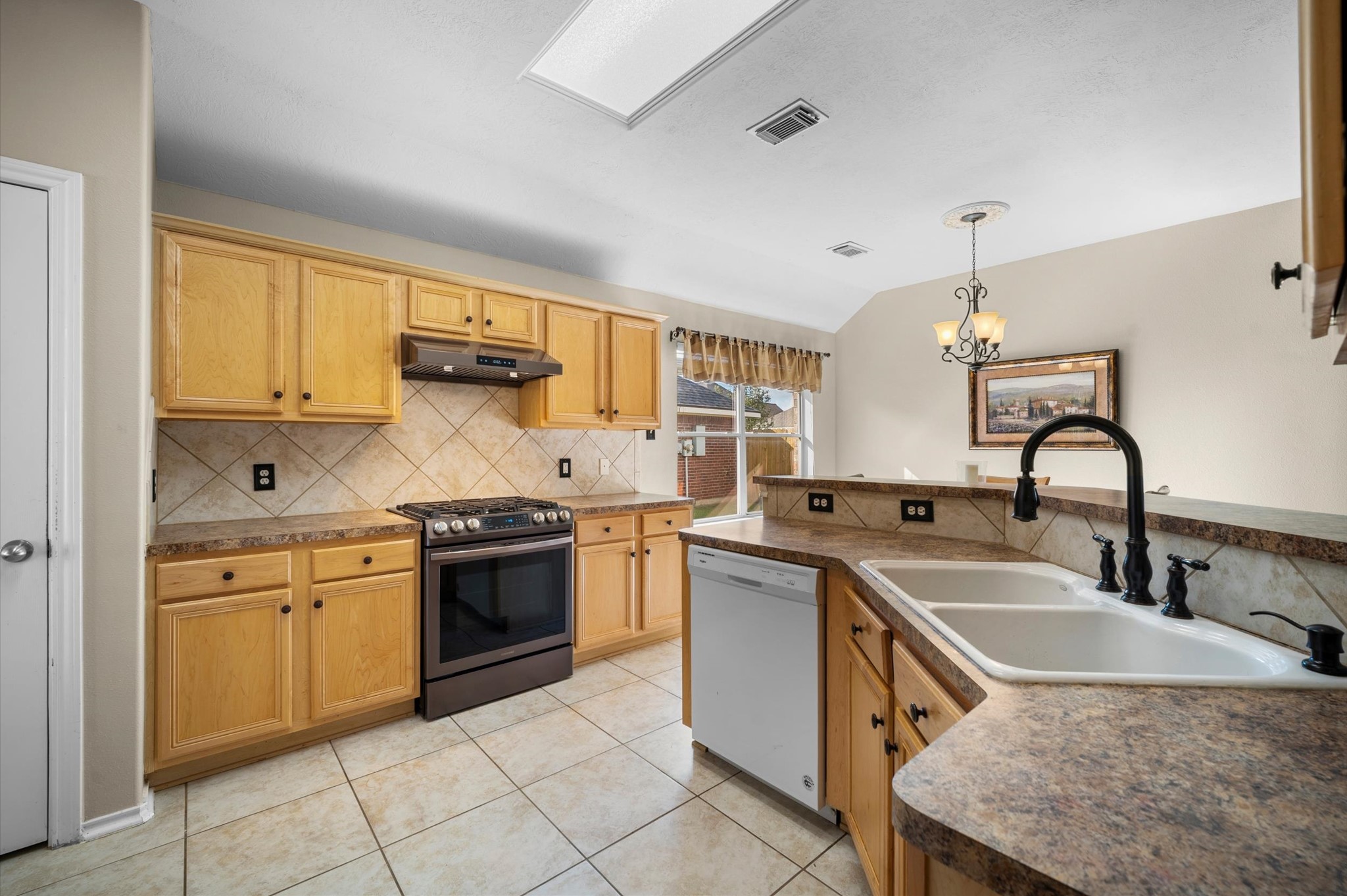 2411 Fern Lacy Drive Spring, TX 77388 - Photo 8 of 26 Kitcheen
