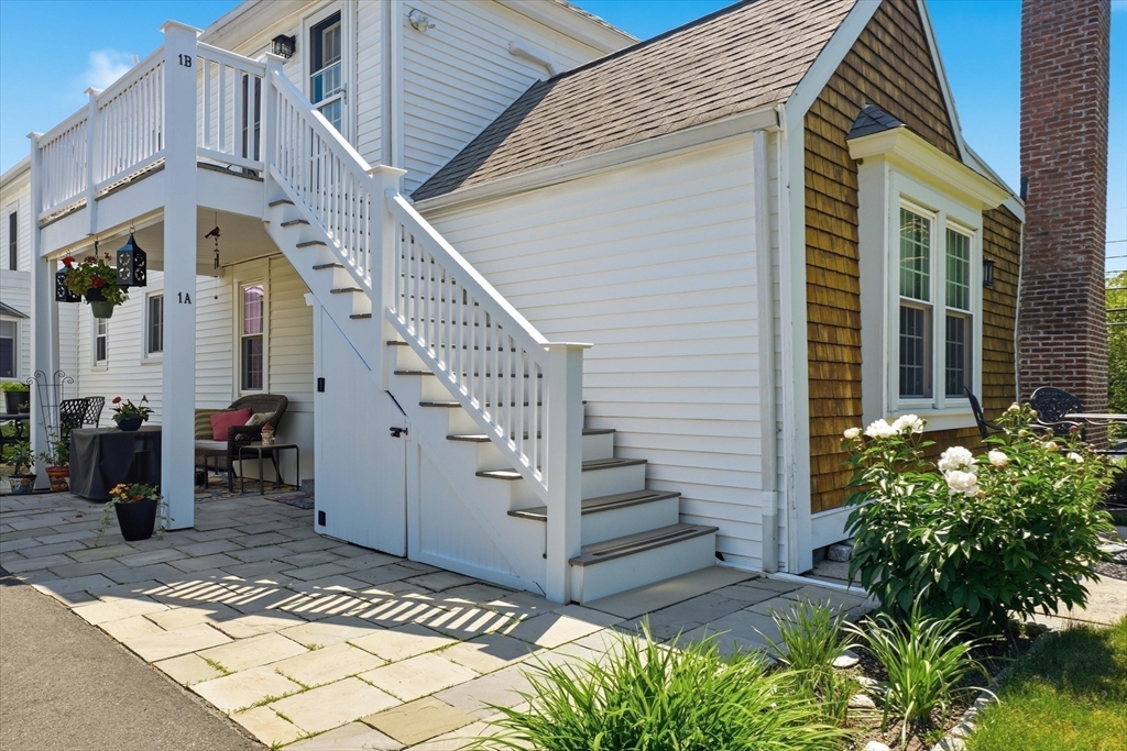 27 Haverhill Road, Unit B Amesbury, MA 01913 - Photo 2 of 36