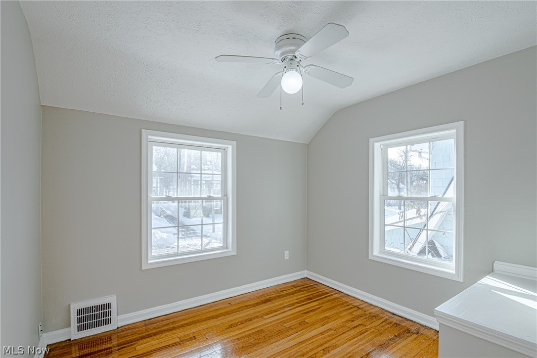 3685 Woodridge Road Cleveland, OH 44121 - Photo 15 of 25