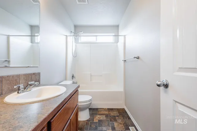 $459,900 | 5708 South Kimmer Cove Way, Boise, ID 83709