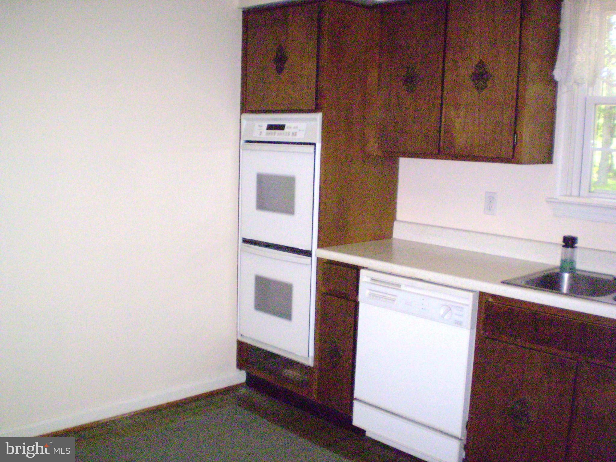 16602 Rolling Tree Road Accokeek, MD 20607 - Photo 8 of 28 Kitchen