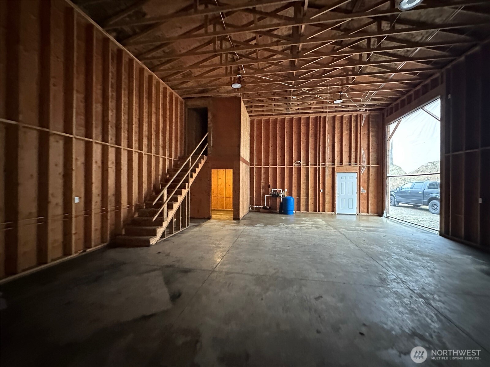 559 Upper Naselle Road Naselle, WA 98638 - Photo 28 of 32 a view of entryway with wooden floor