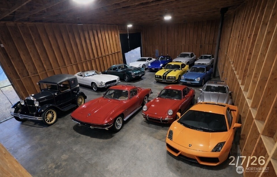 559 Upper Naselle Road Naselle, WA 98638 - Photo 30 of 32 a room with furniture and gym equipment